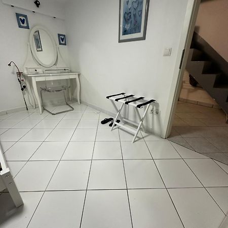 Simple Room In Luxembourg City Kültér fotó